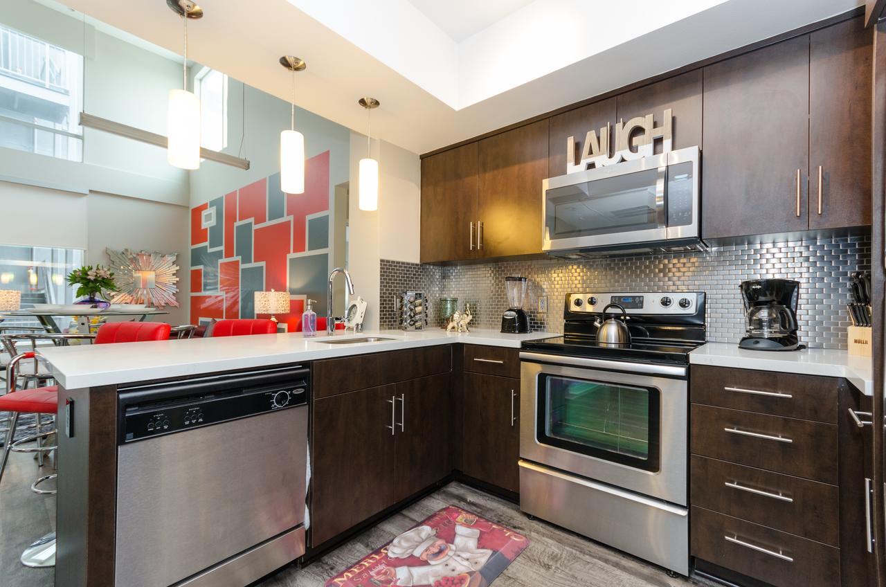Popular Hollywood Walk Of Fame Penthouse *