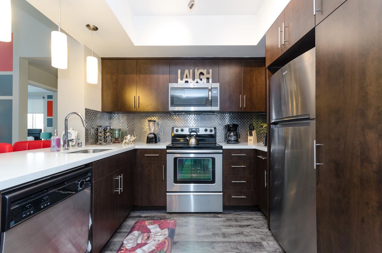 Popular Hollywood Walk Of Fame Penthouse